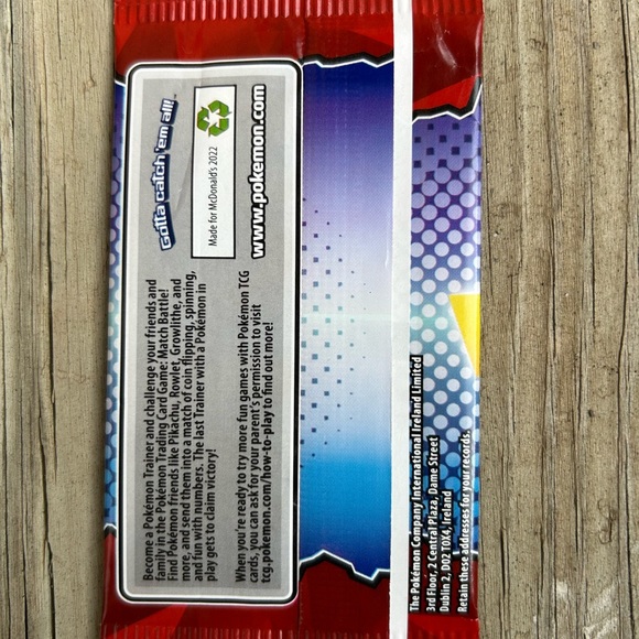 McDonald’s Pokémon #3 Light Blue Victini Battle Spinner Game with Cards - Picture 10 of 12